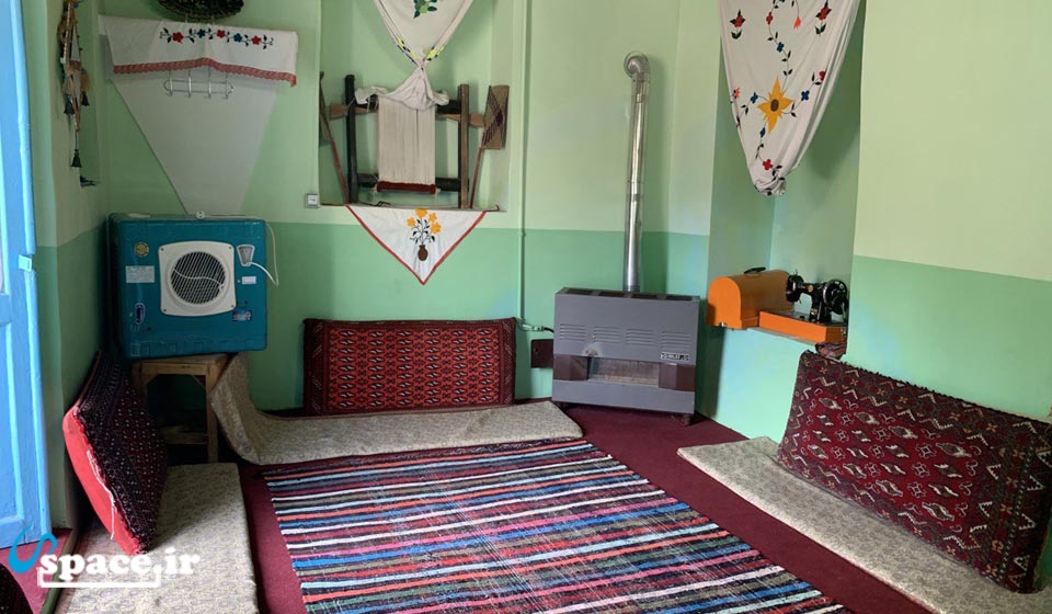 نمای داخلی اتاق شماره دو اقامتگاه بوم گردی آمیرزا - طرقبه - روستای حصار گلستان